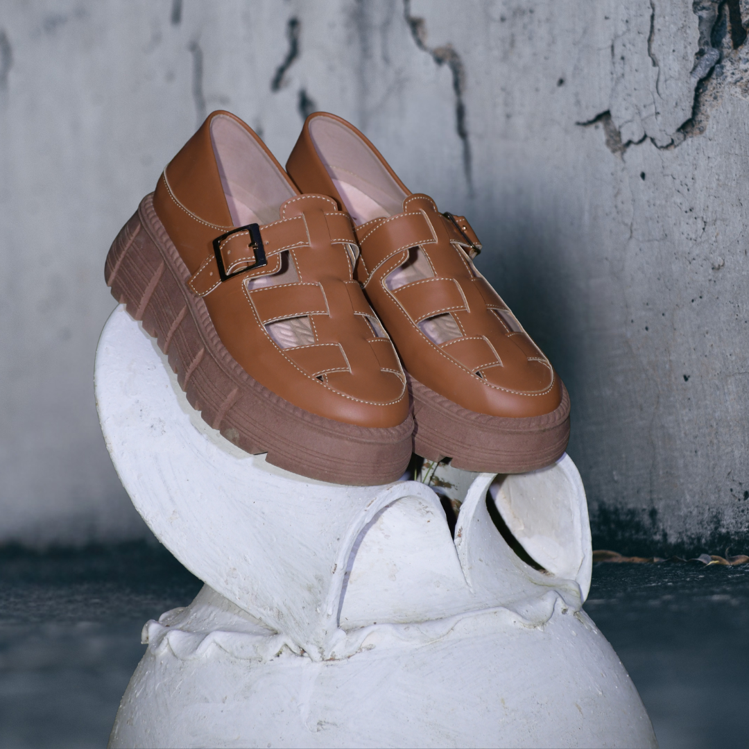 EL MEJOR ESTILO Y ELEGANCIA: SANDALIAS ROMANAS EN CUERO